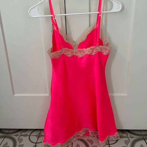 VS silk nightgown with matching bottoms - Picture 6 of 12